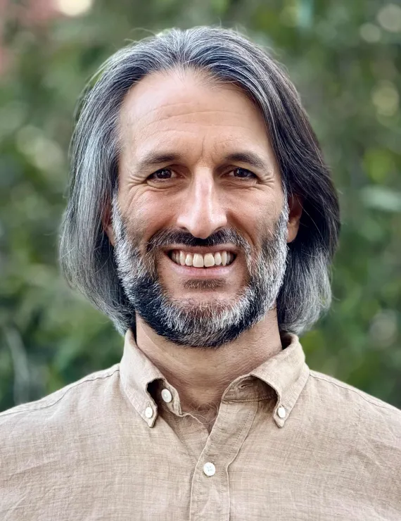 Photo of Avny Nadav, IFS therapist in Auckland