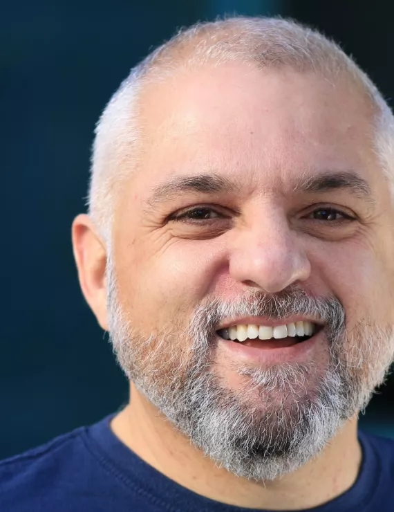Photo of Betim Andre, IFS therapist in Ottawa