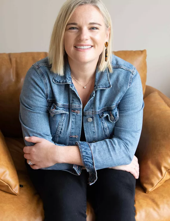 Photo of Bohan Liz, IFS therapist in Frederick
