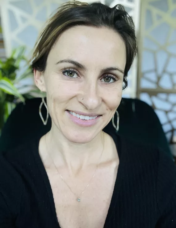 Photo of Bulchis Laura, IFS therapist in Fairfax