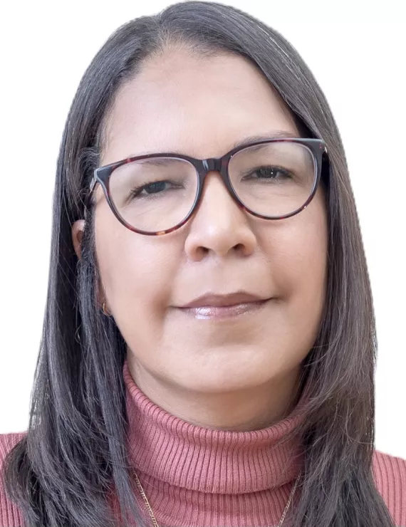 Photo of Caro Indira, IFS therapist in Calgary