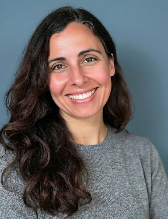 Photo of Chopra Vania, IFS therapist in Toronto