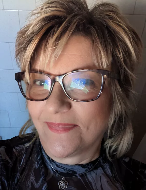 Photo of Conway Gracia, IFS therapist in Franklin