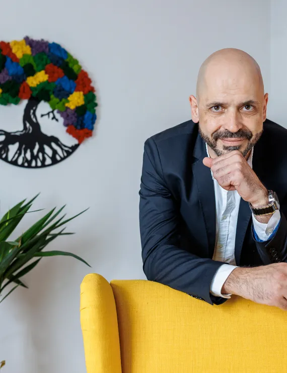 Photo of Dandes Catalin Giuliano, IFS therapist in Bucharest
