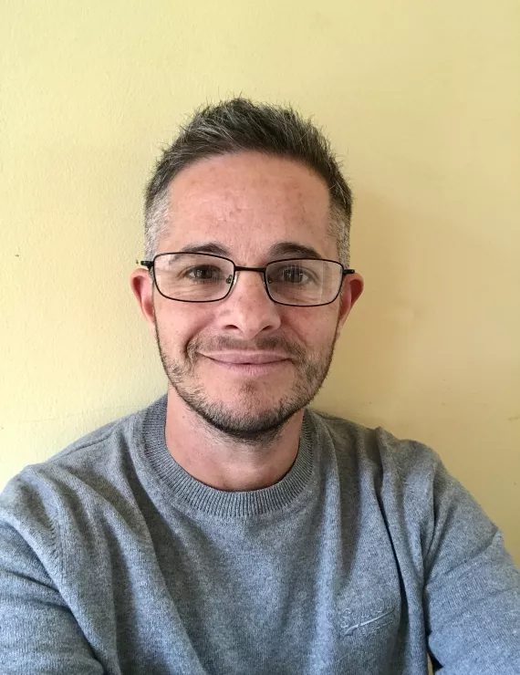 Photo of de la Haye (he/him) Phil, IFS therapist in Bristol
