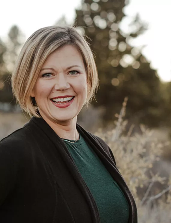 Photo of de la Motte Anya, IFS therapist in Bend