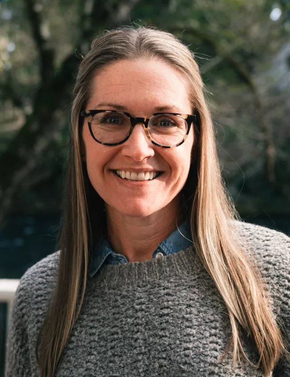 Photo of Dealy Noelle, IFS therapist in Santa Monica