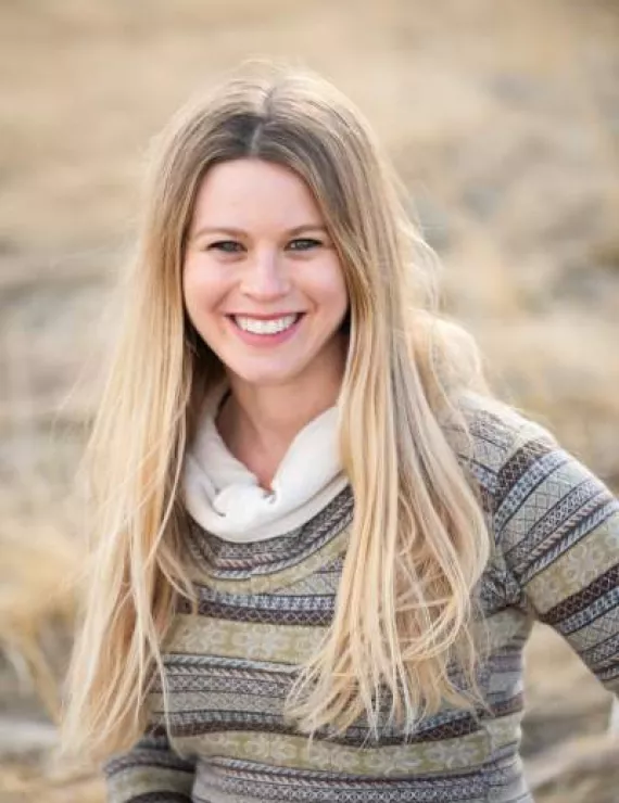 Photo of Dinelli Rosa, IFS therapist in Boulder