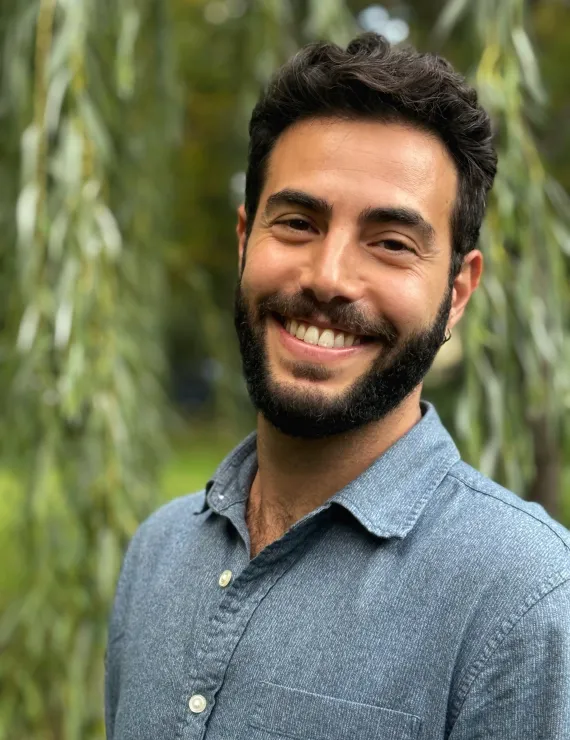 Photo of Dorfman Makai, IFS therapist in Chicago