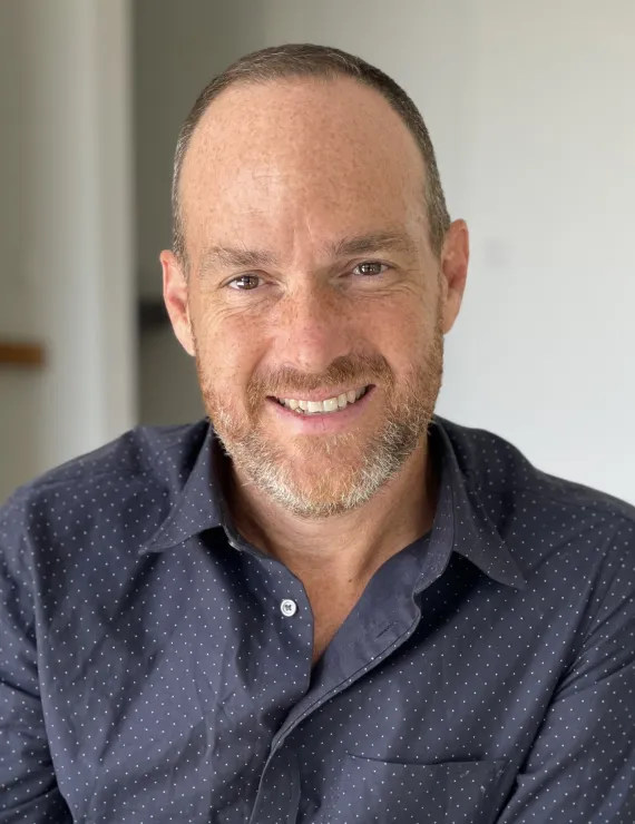 Photo of Evans Jason, IFS therapist in Vancouver