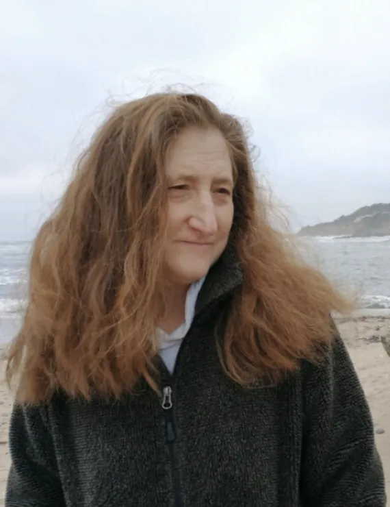 Photo of Felder Elena, IFS therapist in San Francisco