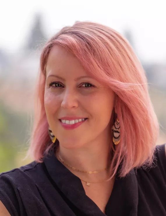 Photo of Glasser Adrienne, IFS therapist in Los Angeles