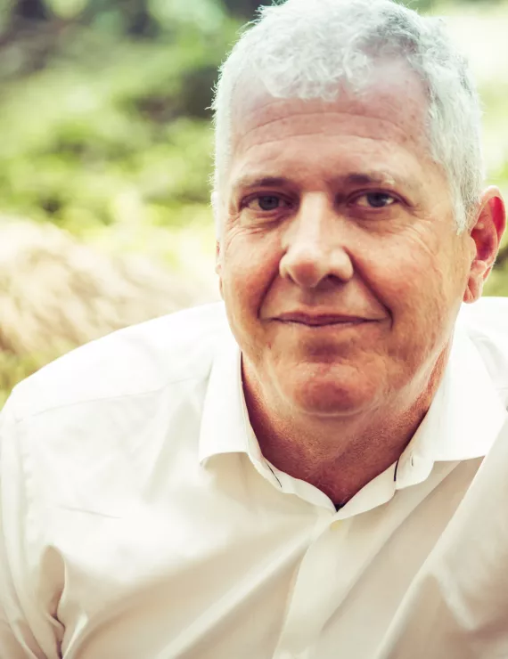 Photo of Grant Robert, IFS therapist in San Francisco