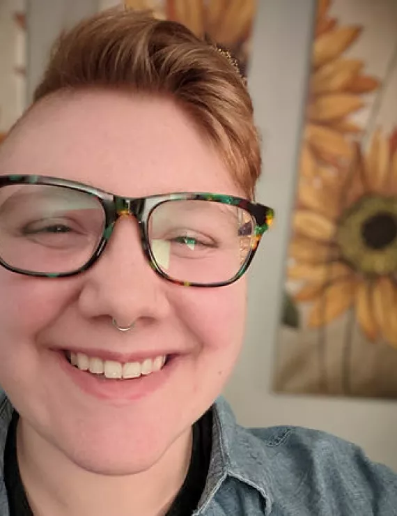 Photo of Gumble (they/them) Maevon, IFS therapist in Pittsburgh