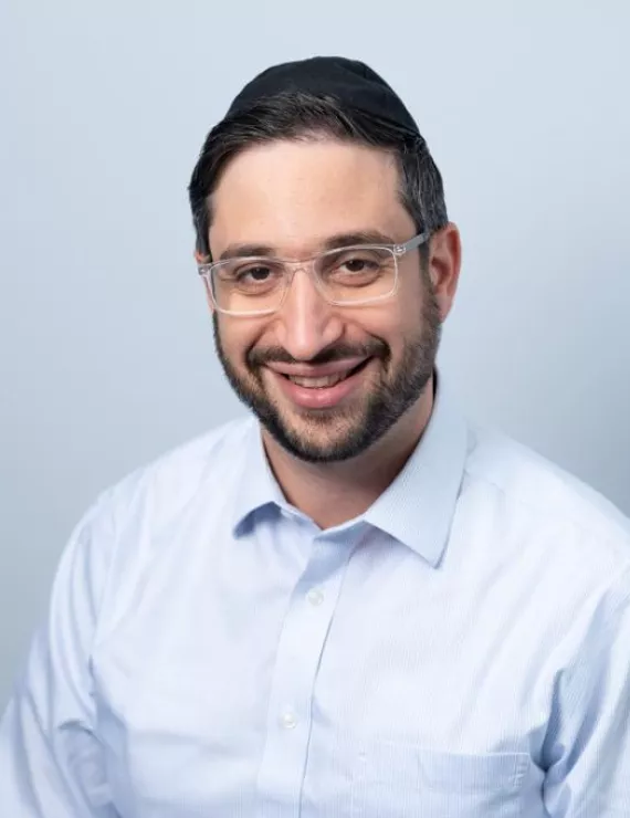 Photo of Hecht Shaya (Joshua), IFS therapist in Brooklyn