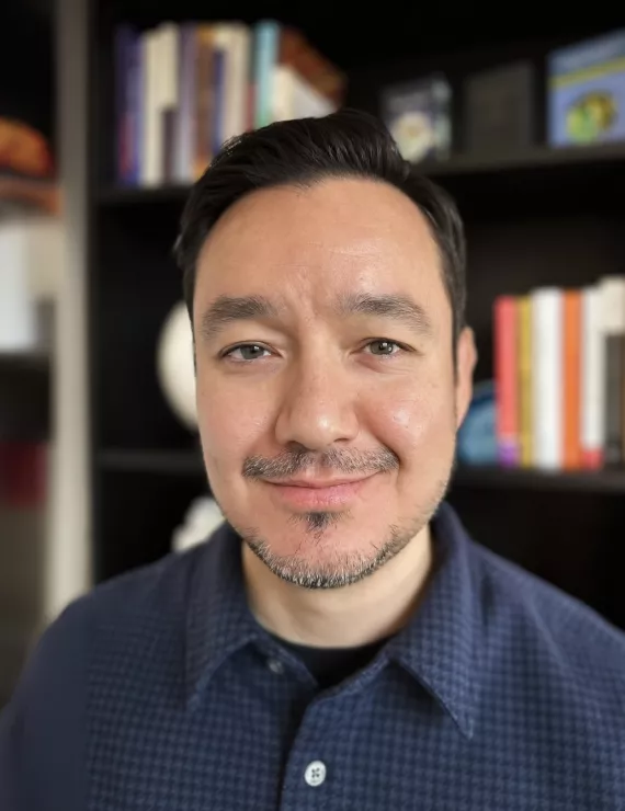 Photo of Iniguez Julio, IFS therapist in Bloomfield