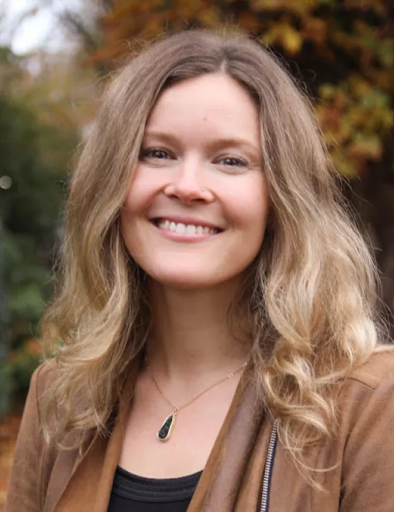 Photo of Jarvis Sarah, IFS therapist in Vancouver