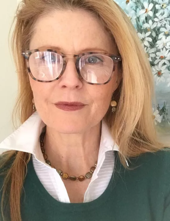 Photo of Johnson Danielle, IFS therapist in Vancouver