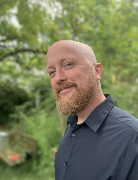 Photo of Jorgensen Britton, IFS therapist in Brooklyn