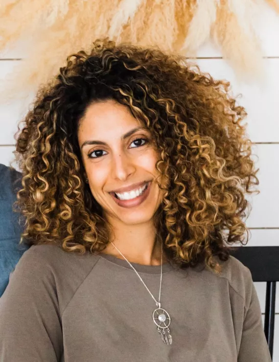 Photo of Kodsi Sandra, IFS therapist in Toronto