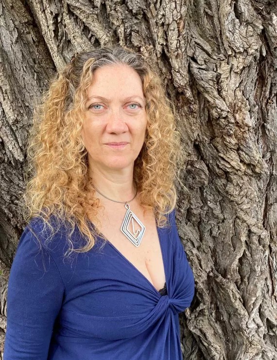 Photo of Kreiman Noga, IFS therapist in Brooklyn