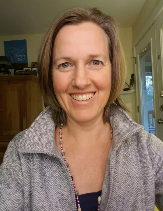 Photo of Lavender Shonnie, IFS therapist in Asheville