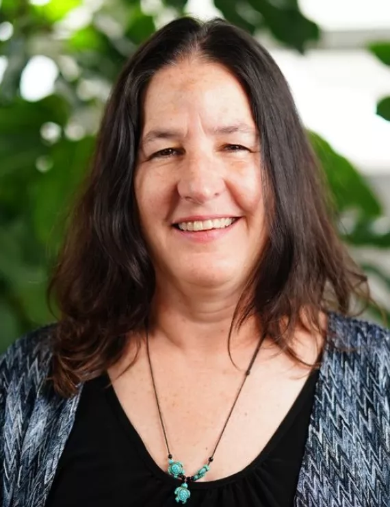 Photo of Lynskey Nicole, IFS therapist in Minneapolis