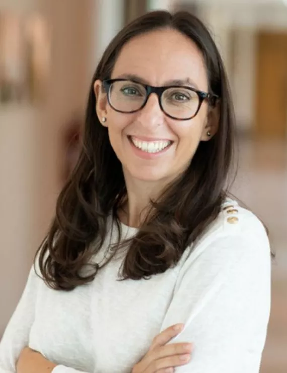 Photo of Martinez Navarro Esther, IFS therapist in Dubai