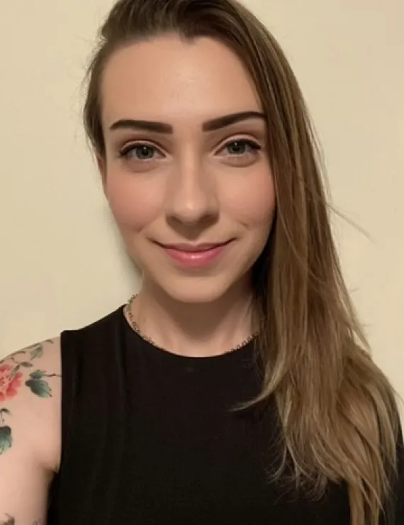 Photo of McCarthy Mae, IFS therapist in Ottawa