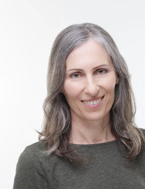 Photo of Nielsen Gabriela, IFS therapist in Los Gatos