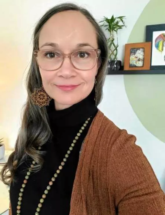 Photo of Oliver Tammy, IFS therapist in Fredericton