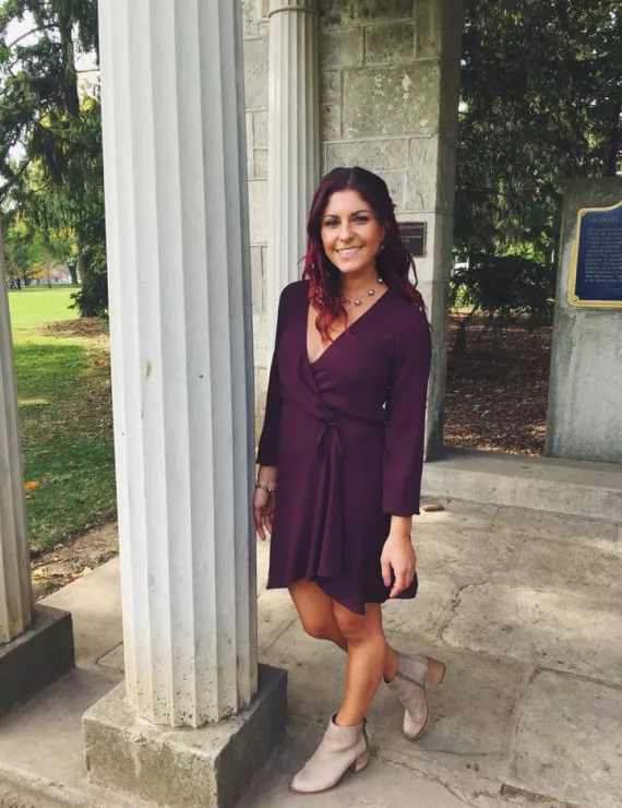 Photo of Paola Nicole, IFS therapist in Kitchener