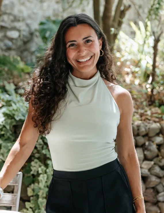 Photo of Pulla Victoria, IFS therapist in Toronto
