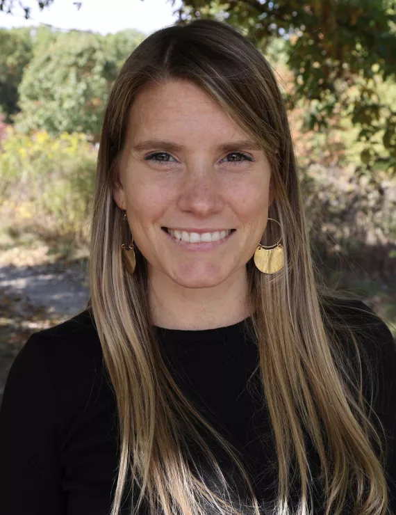 Photo of Reese Robin, IFS therapist in Philadelphia