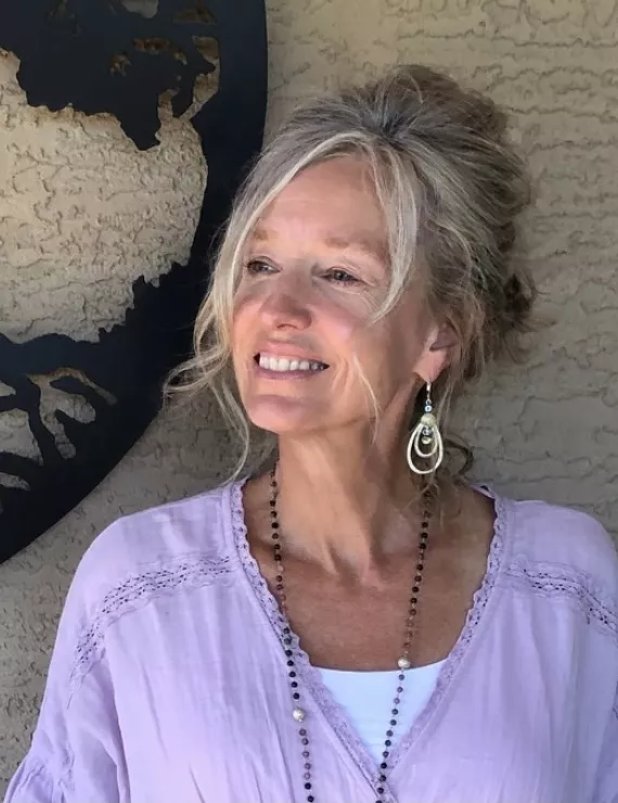 Photo of Richardson Carmen, IFS therapist in Calgary