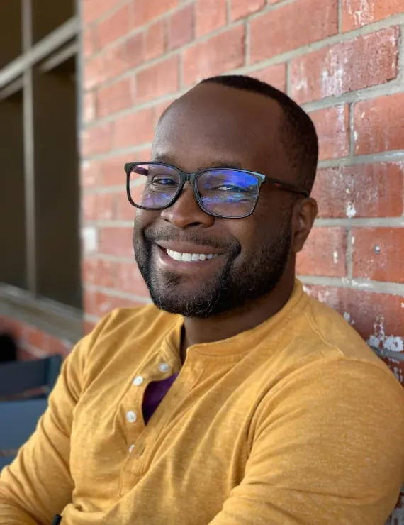 Photo of Riley Ian, IFS therapist in San Antonio