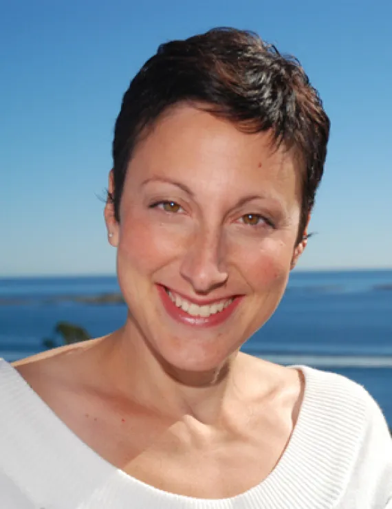 Photo of Roubini Shari, IFS therapist in Victoria