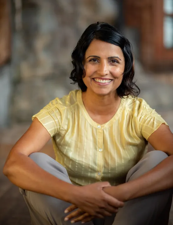 Photo of Sandhu Rani, IFS therapist in Vancouver