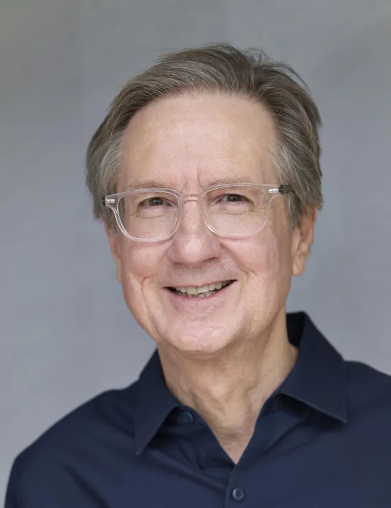 Photo of Sayen, PhD Guthrie, IFS therapist in West Hartford