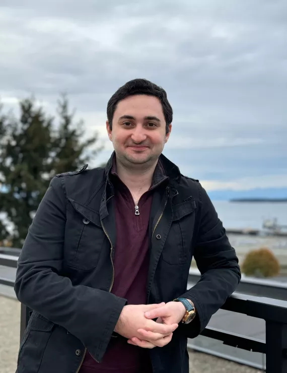 Photo of Shabib Mohamad, IFS therapist in Nanaimo