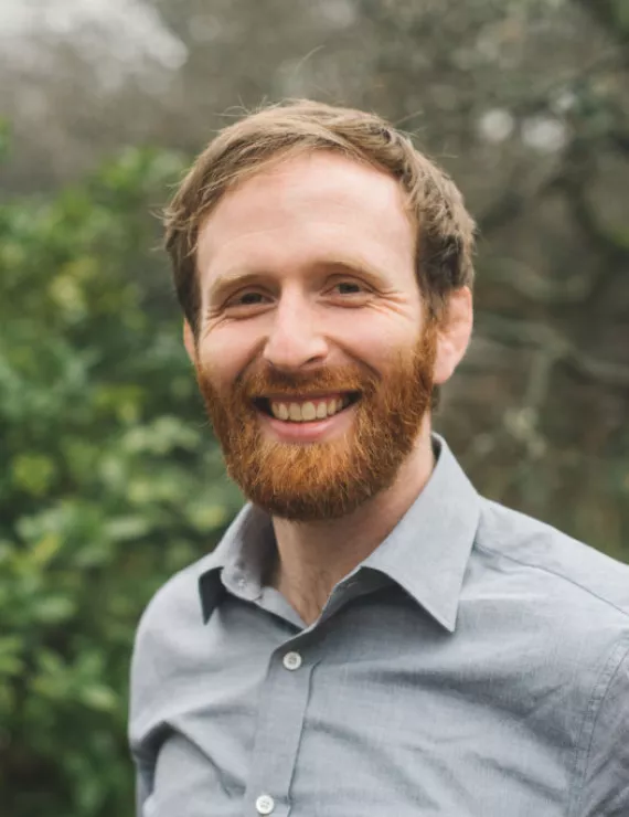 Photo of Shechet Ben, IFS therapist in Hillsborough