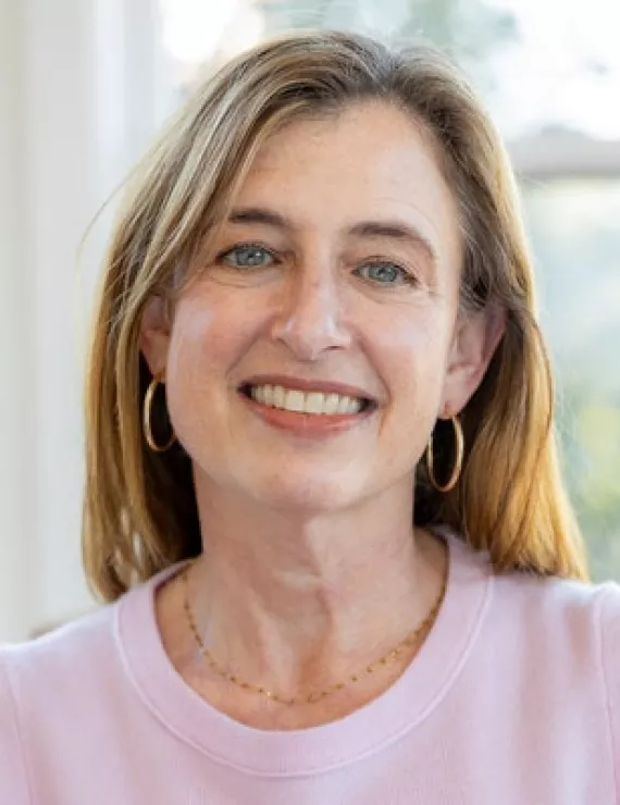 Photo of Stilwell (formerly Walker) Mia, IFS therapist in San Francisco