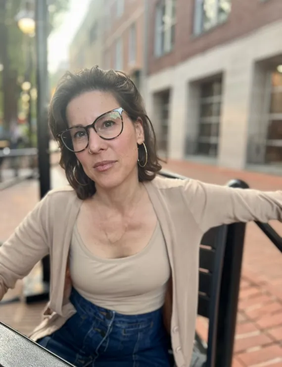 Photo of Sularz Tova, IFS therapist in Charlottesville