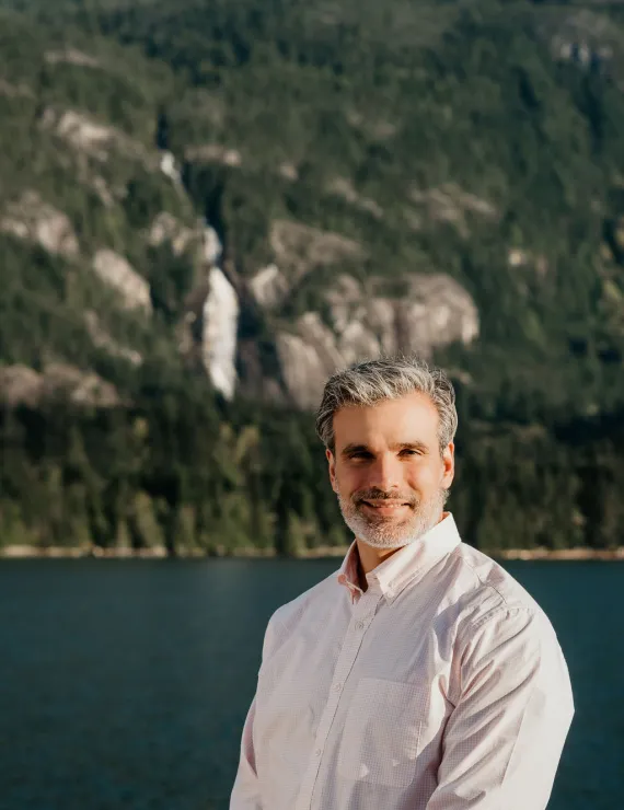 Photo of Taverna Xiva, IFS therapist in Vancouver