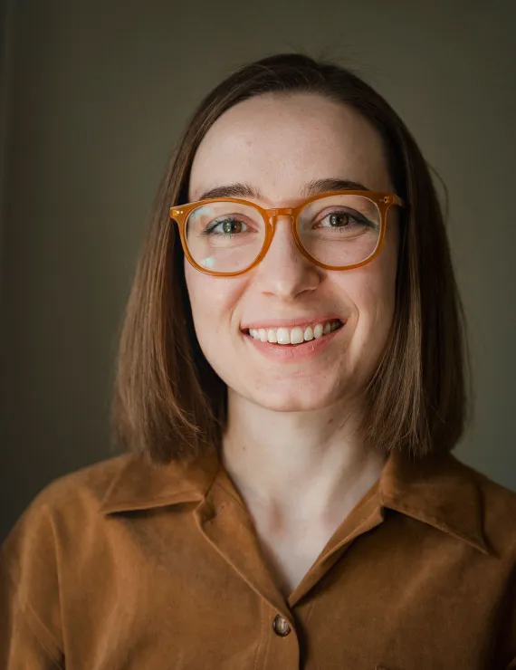 Photo of Taylor Kathleen, IFS therapist in Philadelphia