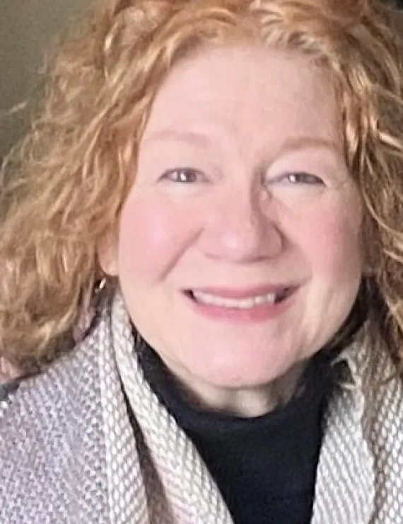 Photo of Taylor Maria, IFS therapist in Ottawa