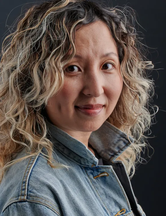 Photo of Toyoda Lina, IFS therapist in Toronto