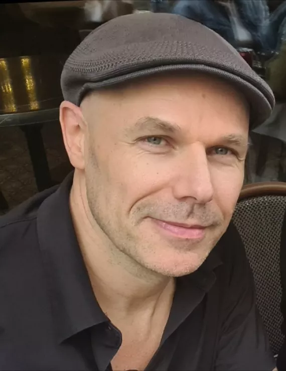 Photo of Vervliet Glenn, IFS therapist in Amsterdam