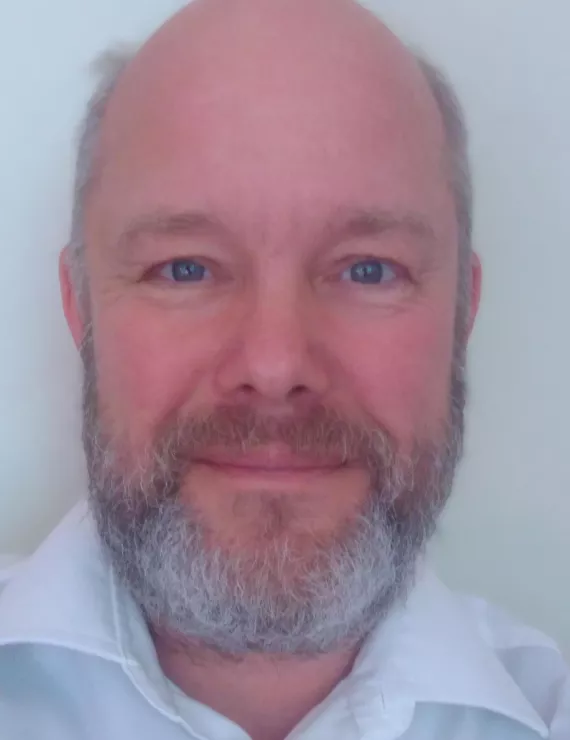Photo of Vijn Marten, IFS therapist in Leiden