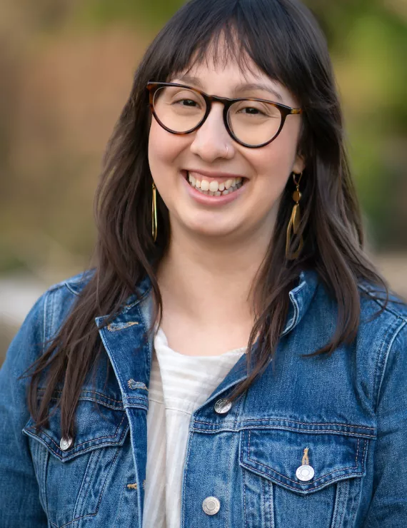 Photo of Wang Cooper Bayeshan, IFS therapist in Seattle